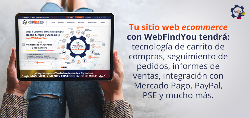 Empresaria Revisando Sitio Web de WebFindYou Para Conocer lo que su Sitio Web SEO Ecommerce Tendrá