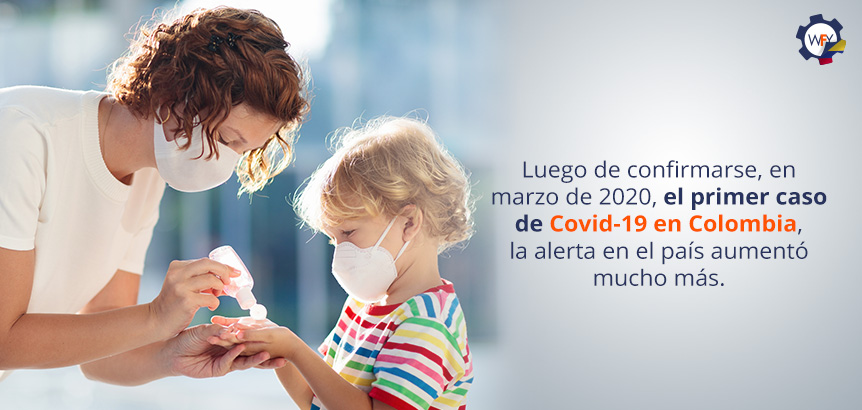 Mujer y Nio Aplicndose Antibacterial